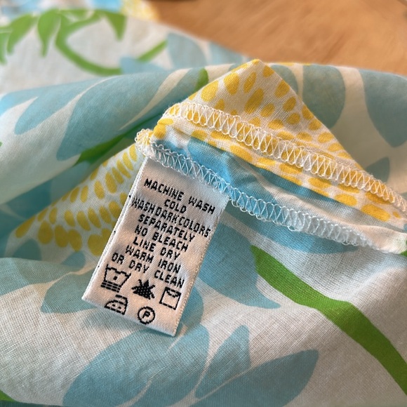 Lilly Pulitzer Sunflower Button-Down (L) - Picture 10 of 10
